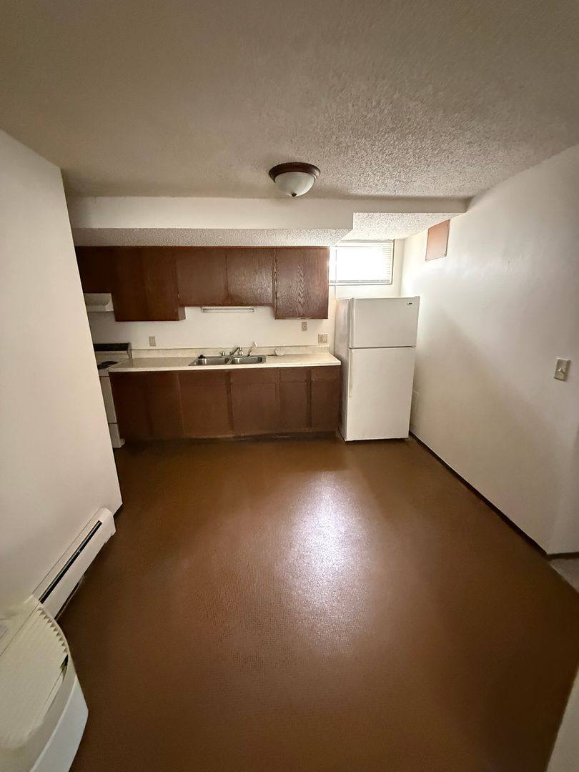 Apartment for rent at 407 5th St NW, Mason City, IA 50401