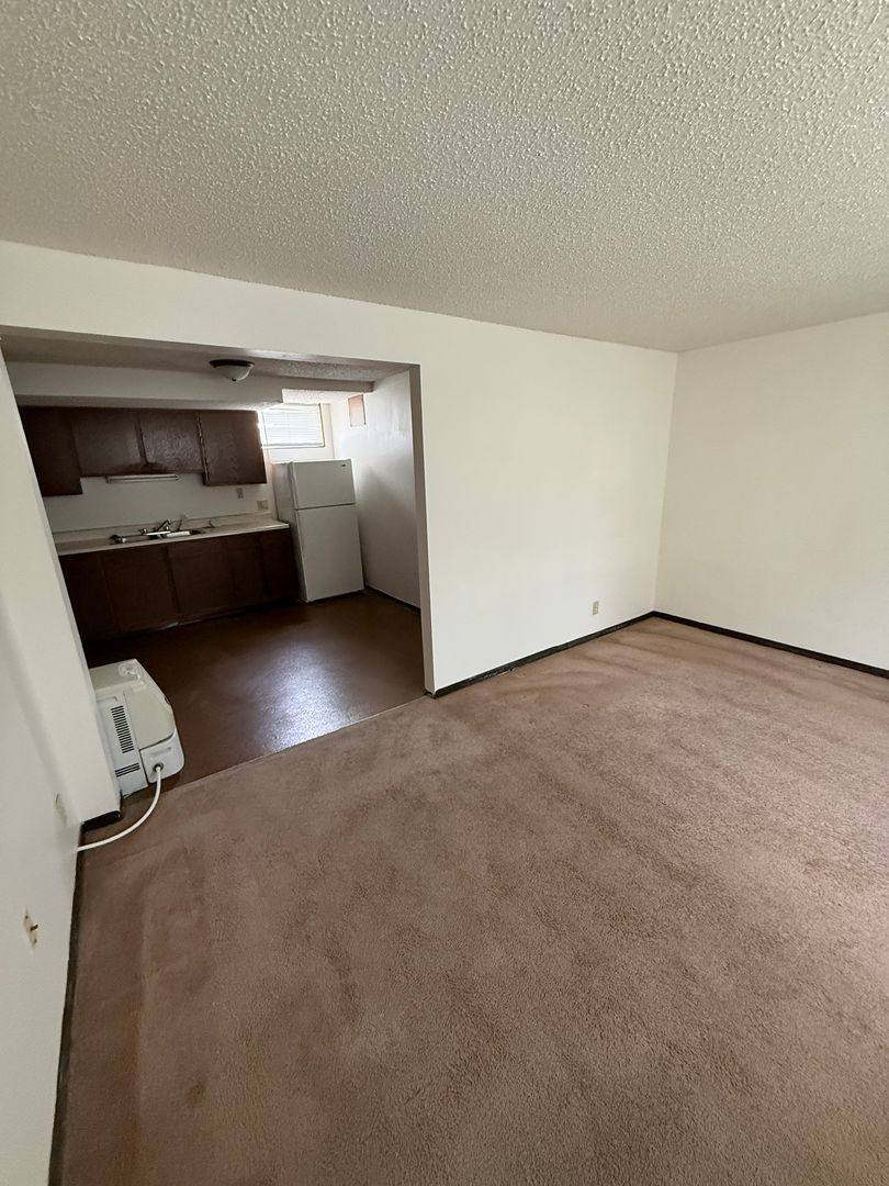 Apartment for rent at 407 5th St NW, Mason City, IA 50401