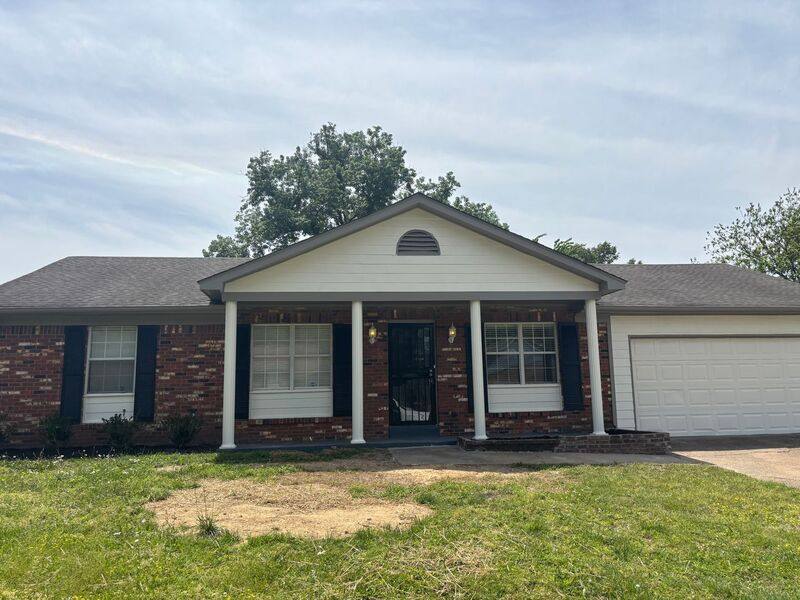 House for rent at 3989 Battlefield Dr, Memphis, TN 38128