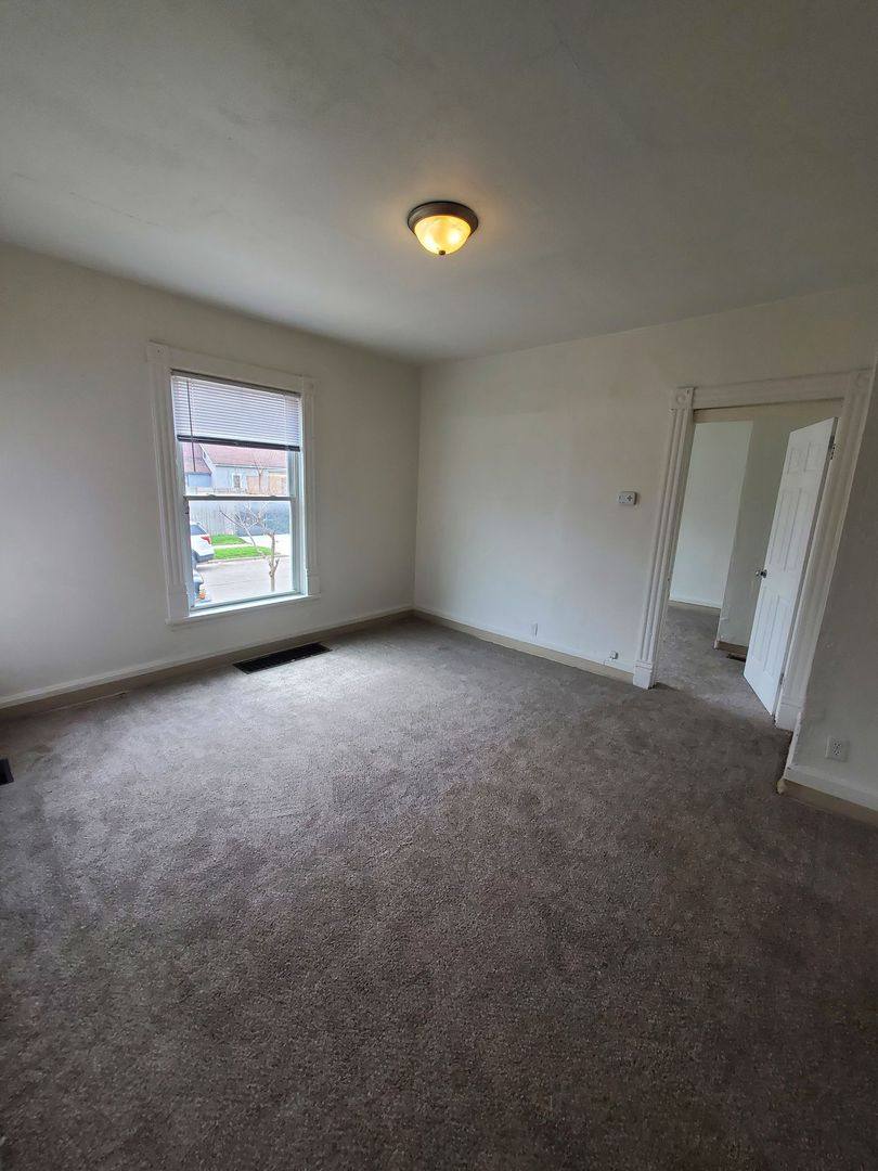 Apartment for rent at 612 10th St, Racine, WI 53403