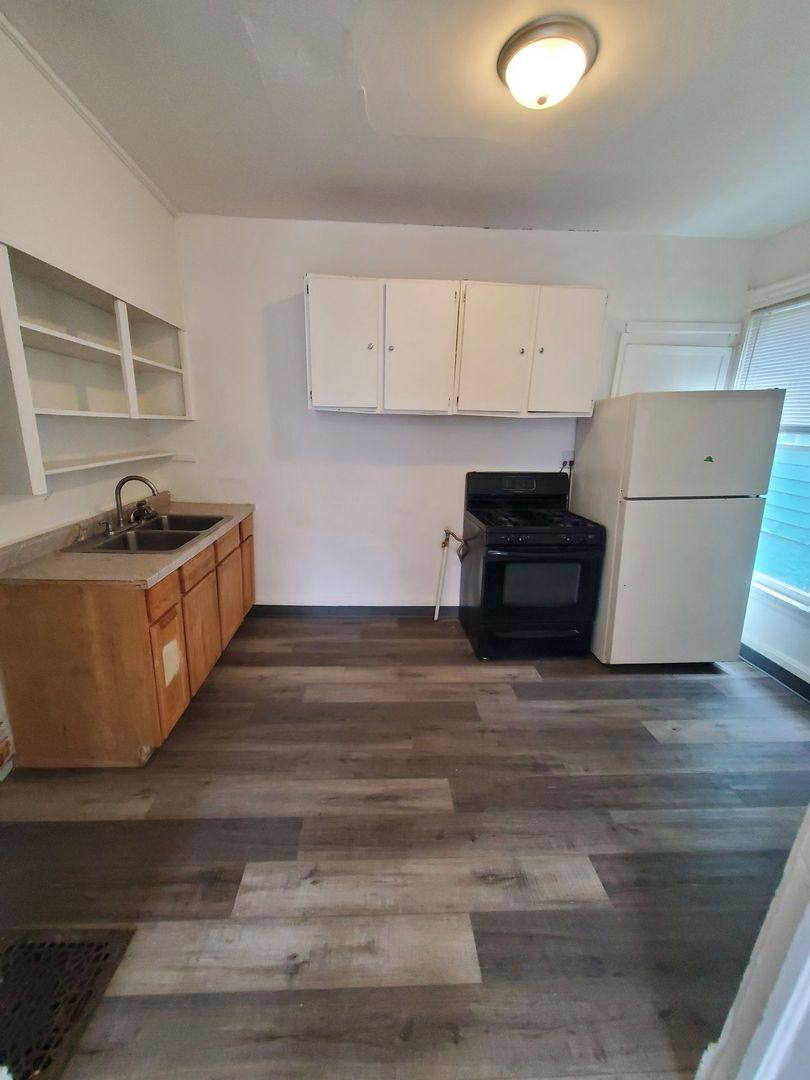 Apartment for rent at 612 10th St, Racine, WI 53403
