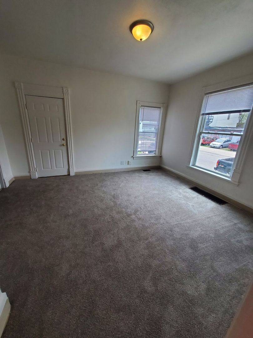 Apartment for rent at 612 10th St, Racine, WI 53403