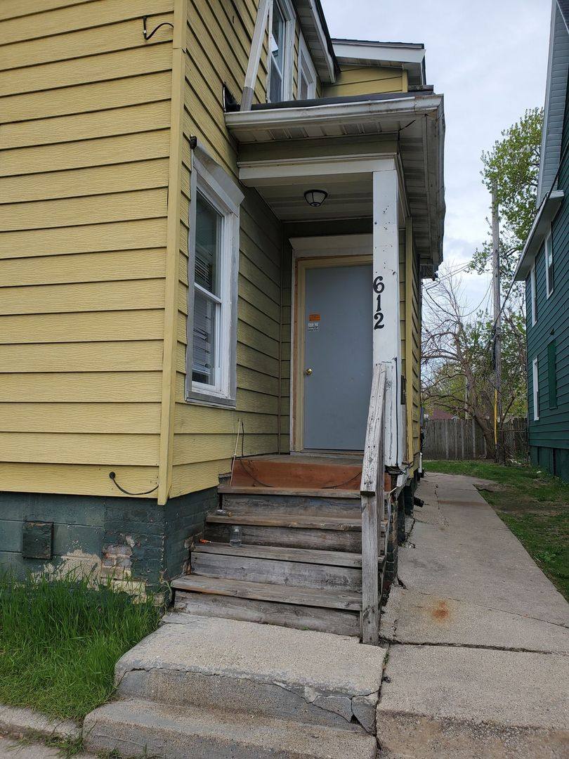 Apartment for rent at 612 10th St, Racine, WI 53403