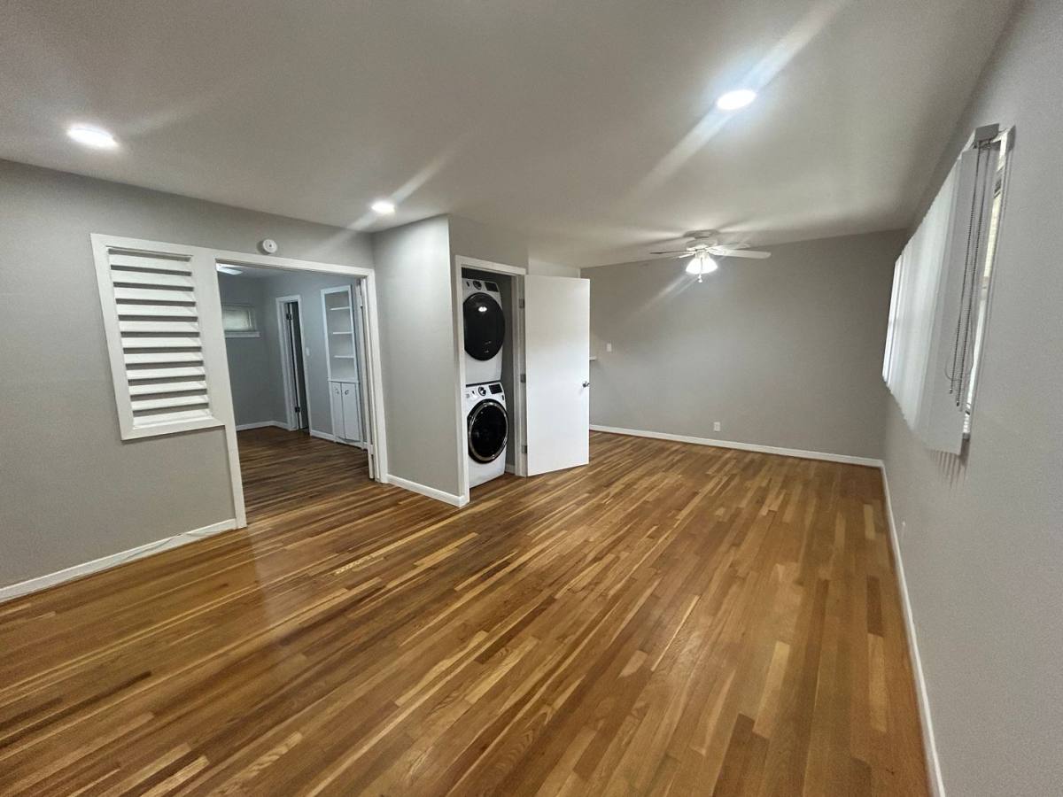 Apartment for rent at 3520 Garrott, Houston, TX 77006