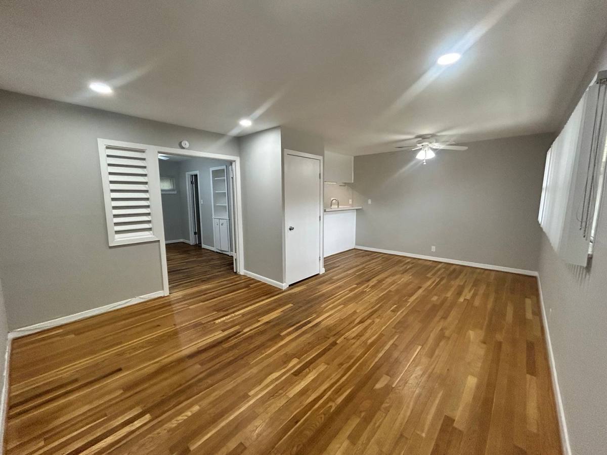 Apartment for rent at 3520 Garrott, Houston, TX 77006