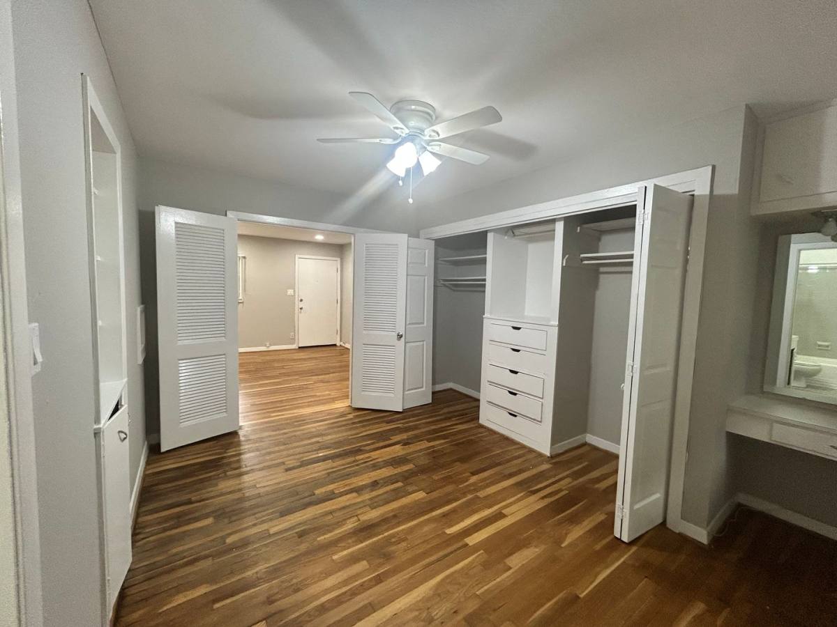 Apartment for rent at 3520 Garrott, Houston, TX 77006