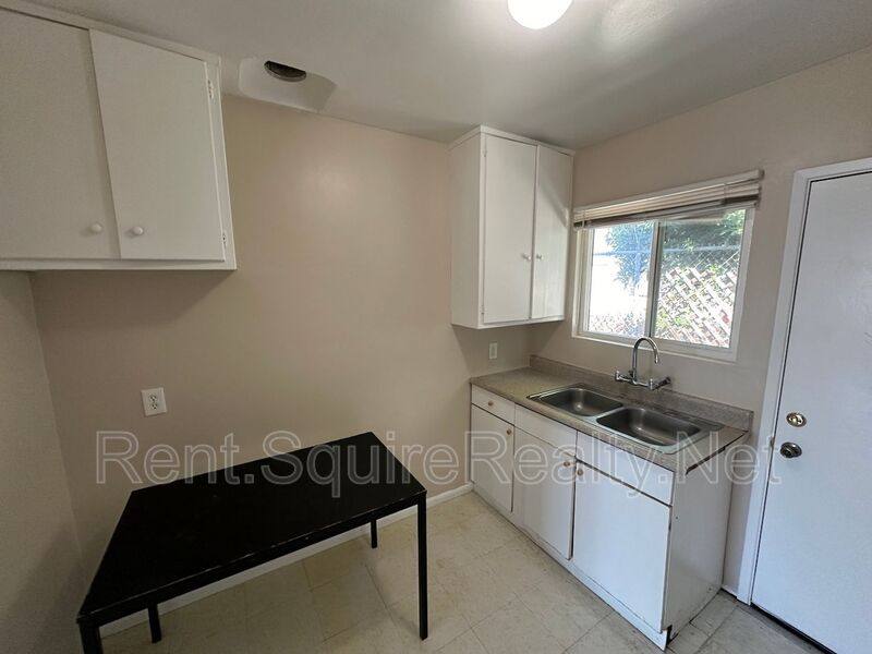Apartment for rent at 936 W Foothill Blvd #12, Azusa, CA 91702