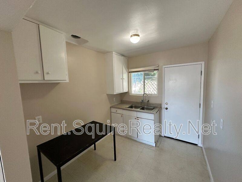 Apartment for rent at 936 W Foothill Blvd #12, Azusa, CA 91702