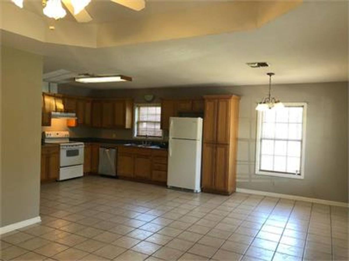 Apartment for rent at 433 Idlewild Dr, Houma, LA 70364