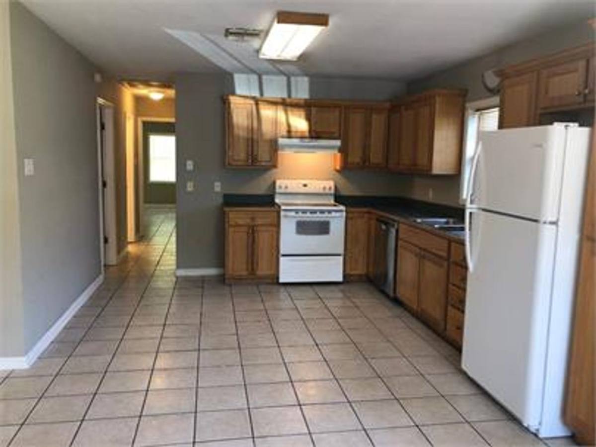 Apartment for rent at 433 Idlewild Dr, Houma, LA 70364