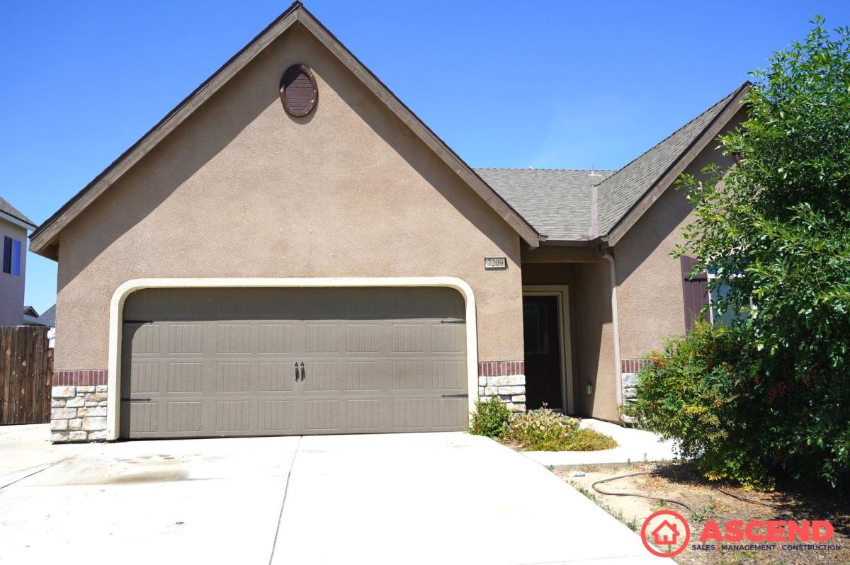 House for rent at 7209 Conduit St, Bakersfield, CA 93311