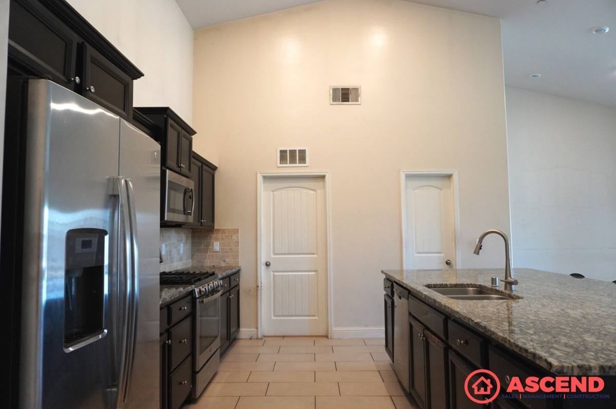 House for rent at 7209 Conduit St, Bakersfield, CA 93311