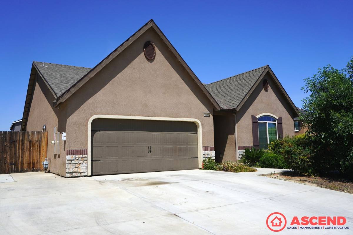 House for rent at 7209 Conduit St, Bakersfield, CA 93311