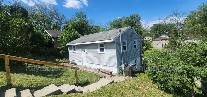 House for rent at 813 Highland Ave, Waynesboro, VA 22980