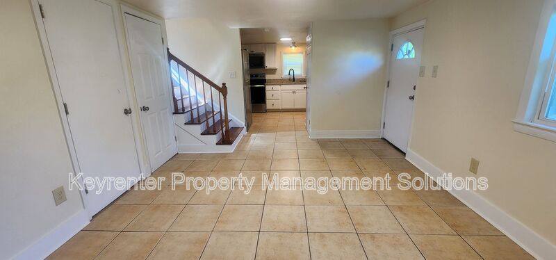 House for rent at 813 Highland Ave, Waynesboro, VA 22980