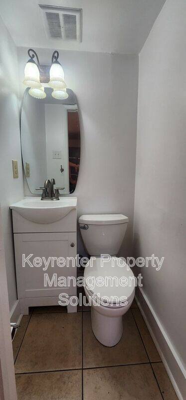 House for rent at 813 Highland Ave, Waynesboro, VA 22980