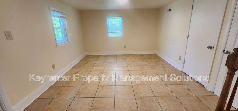 House for rent at 813 Highland Ave, Waynesboro, VA 22980