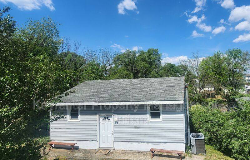 House for rent at 813 Highland Ave, Waynesboro, VA 22980