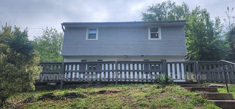 House for rent at 813 Highland Ave, Waynesboro, VA 22980