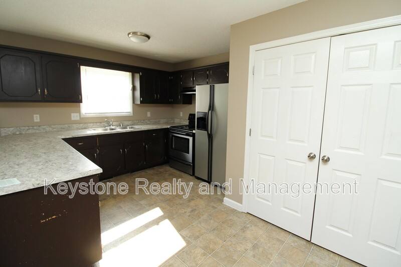 House for rent at 1920 Timberline Circle, Oak Grove, KY 42262