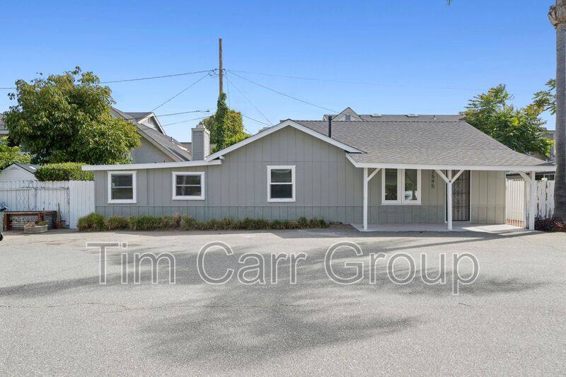House for rent at 2545 Elden Ave, Costa Mesa, CA 92627