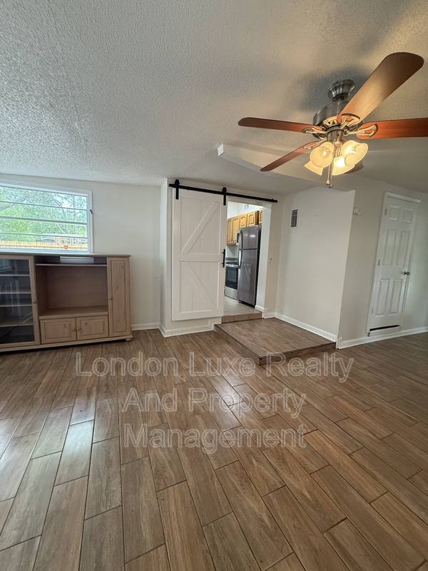 House for rent at 909 La Marche Dr, Jacksonville, FL 32205