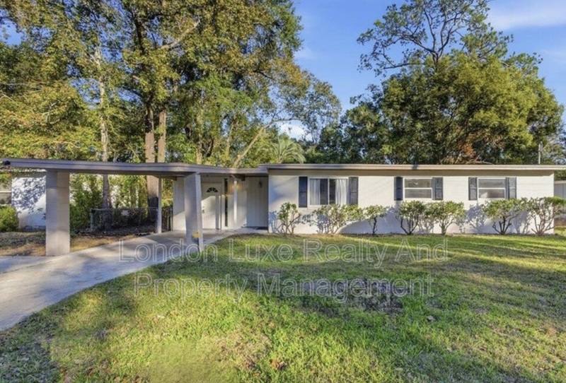 House for rent at 909 La Marche Dr, Jacksonville, FL 32205