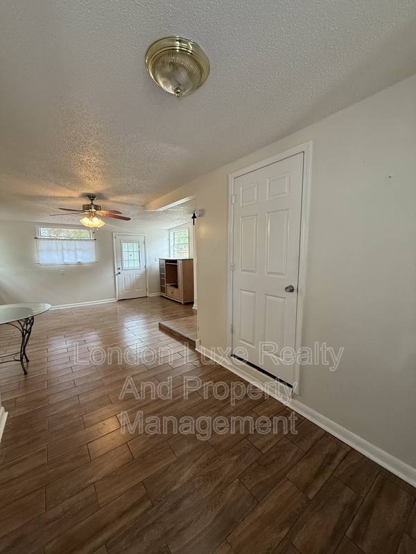 House for rent at 909 La Marche Dr, Jacksonville, FL 32205
