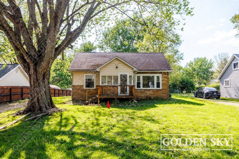 House for rent at 609 N Waldemere Ave, Muncie, IN 47303