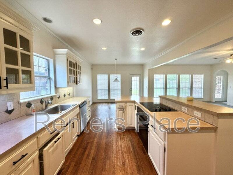 House for rent at 8523 S 70th E Ave, Tulsa, OK 74133