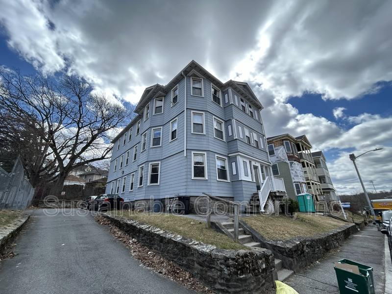 Apartment for rent at 49 Beaver St #2, Worcester, MA 01603