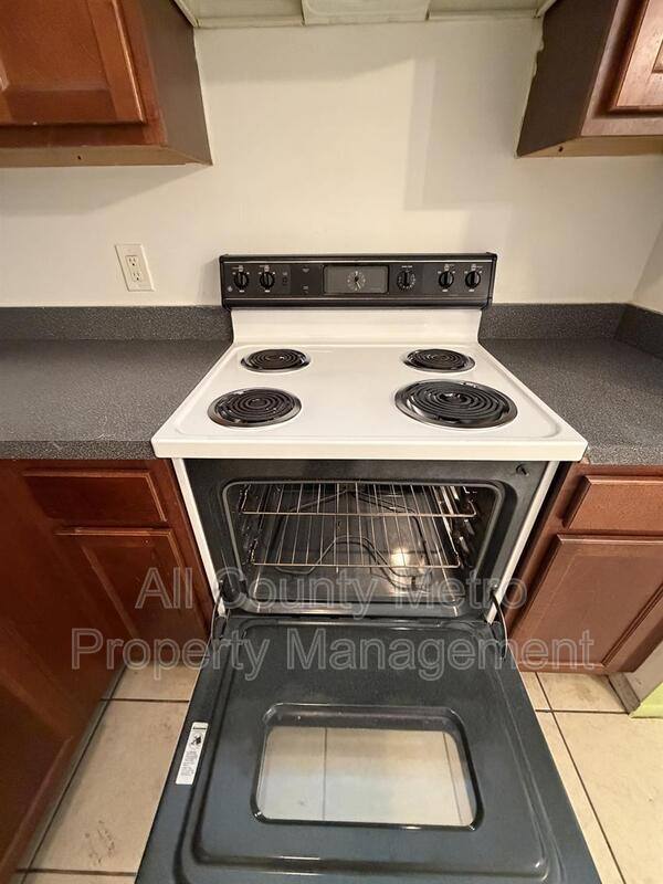 Apartment for rent at 2539 Ridgewood Ave, Sanford, FL 32773