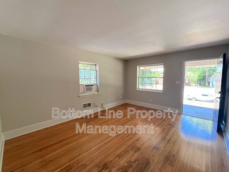 Apartment for rent at 1943 Wilmore Dr, Charlotte, NC 28203