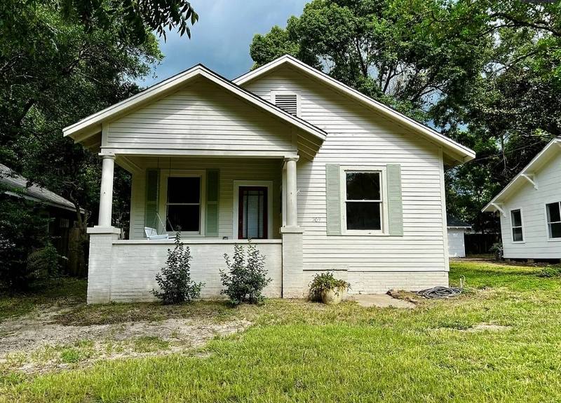 House for rent at 209 S Fulton St, Mobile, AL 36606