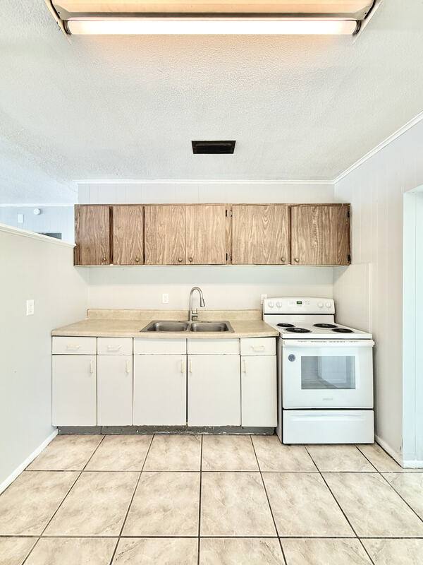 Apartment for rent at 605 64th Ave W, Bradenton, FL 34207