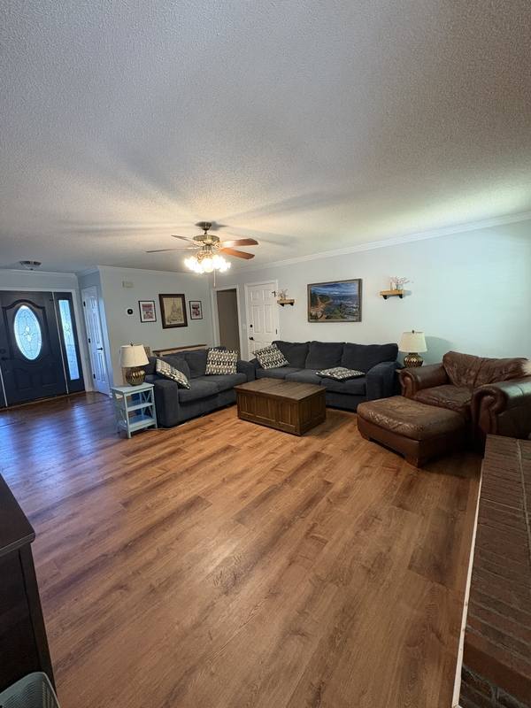 House for rent at 321 N Valley View Dr, Taylors, SC 29687