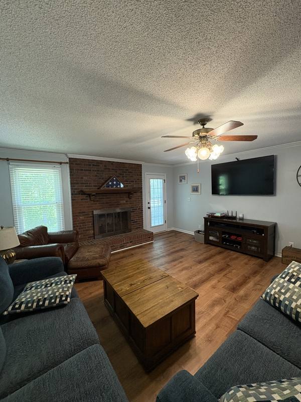 House for rent at 321 N Valley View Dr, Taylors, SC 29687