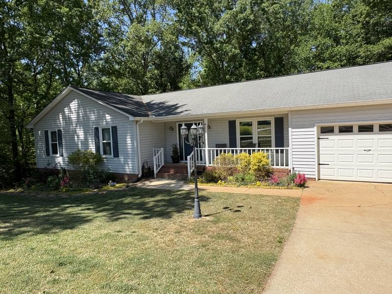 House for rent at 321 N Valley View Dr, Taylors, SC 29687