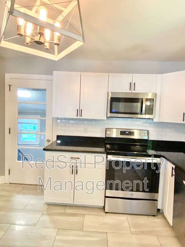 House for rent at 10 Westlawn Dr, Hampton, VA 23664