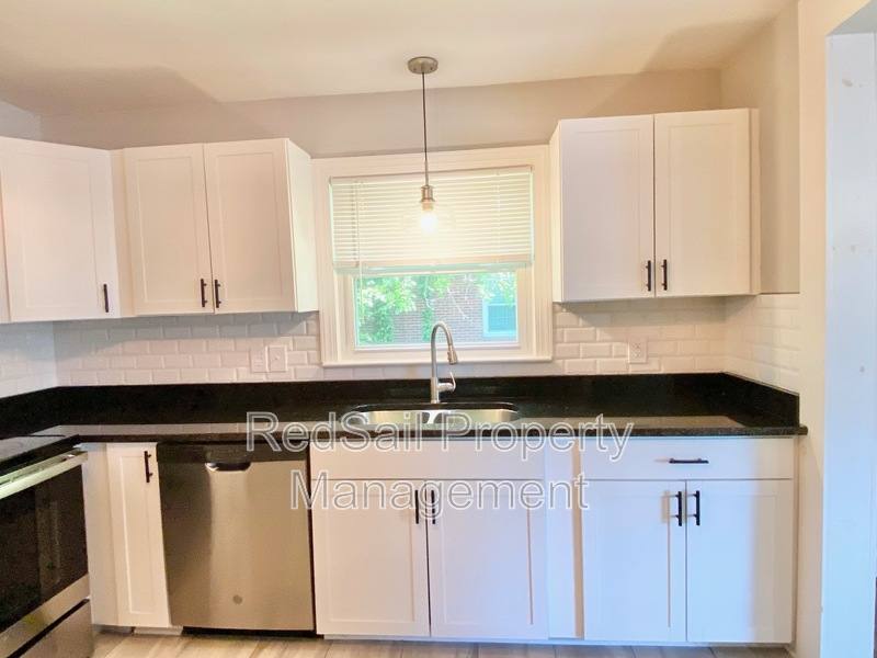 House for rent at 10 Westlawn Dr, Hampton, VA 23664