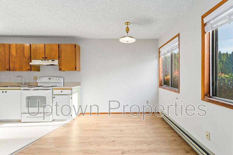 Apartment for rent at 1508 SW Dewitt St #7, Portland, OR 97239