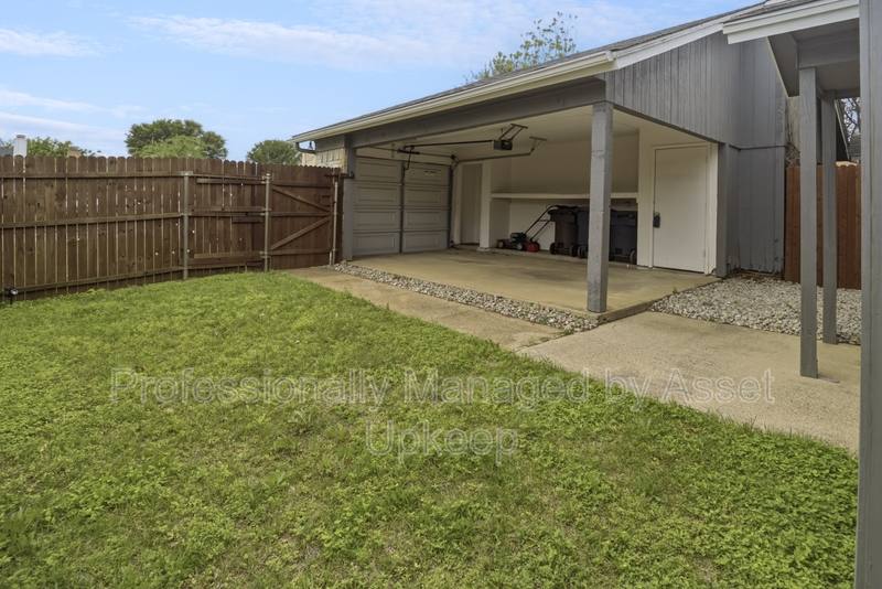 House for rent at 3324 Green Ridge St, Fort Worth, TX 76133