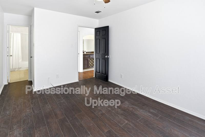 House for rent at 3324 Green Ridge St, Fort Worth, TX 76133