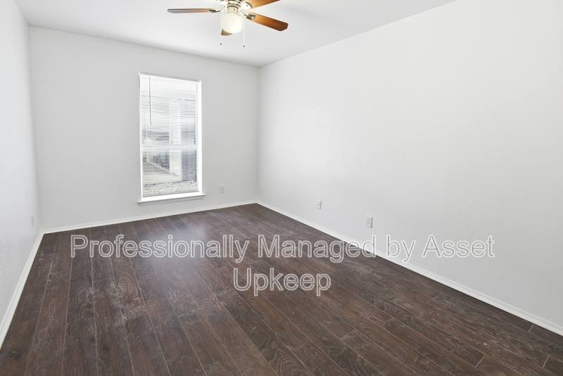 House for rent at 3324 Green Ridge St, Fort Worth, TX 76133