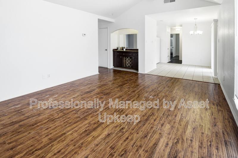 House for rent at 3324 Green Ridge St, Fort Worth, TX 76133