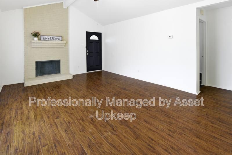 House for rent at 3324 Green Ridge St, Fort Worth, TX 76133