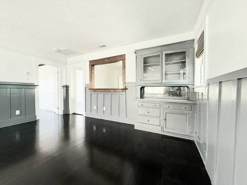 Apartment for rent at 1661 W 36th Place, Los Angeles, CA 90018