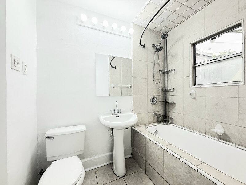Apartment for rent at 1661 W 36th Place, Los Angeles, CA 90018
