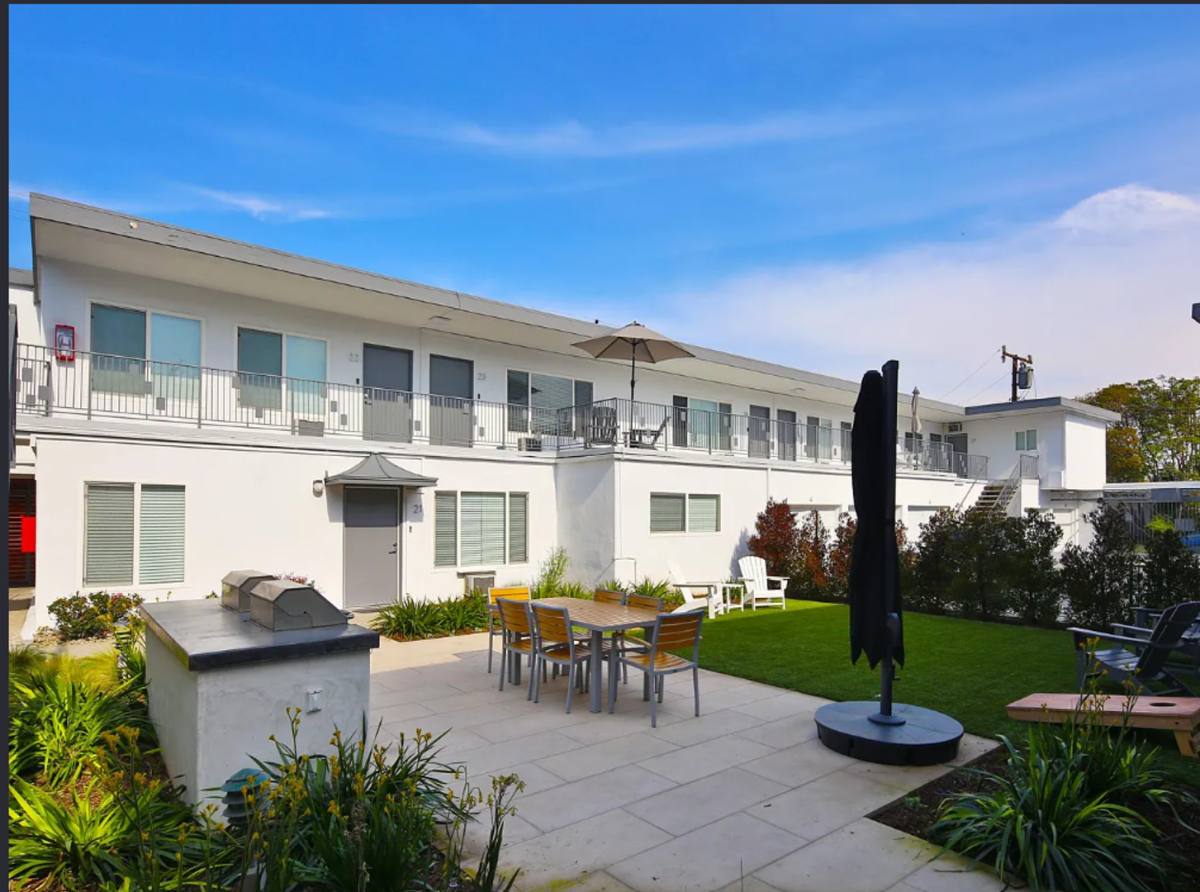 Apartment for rent at 1801-1805 Wardlow Rd, Long Beach, CA 90807