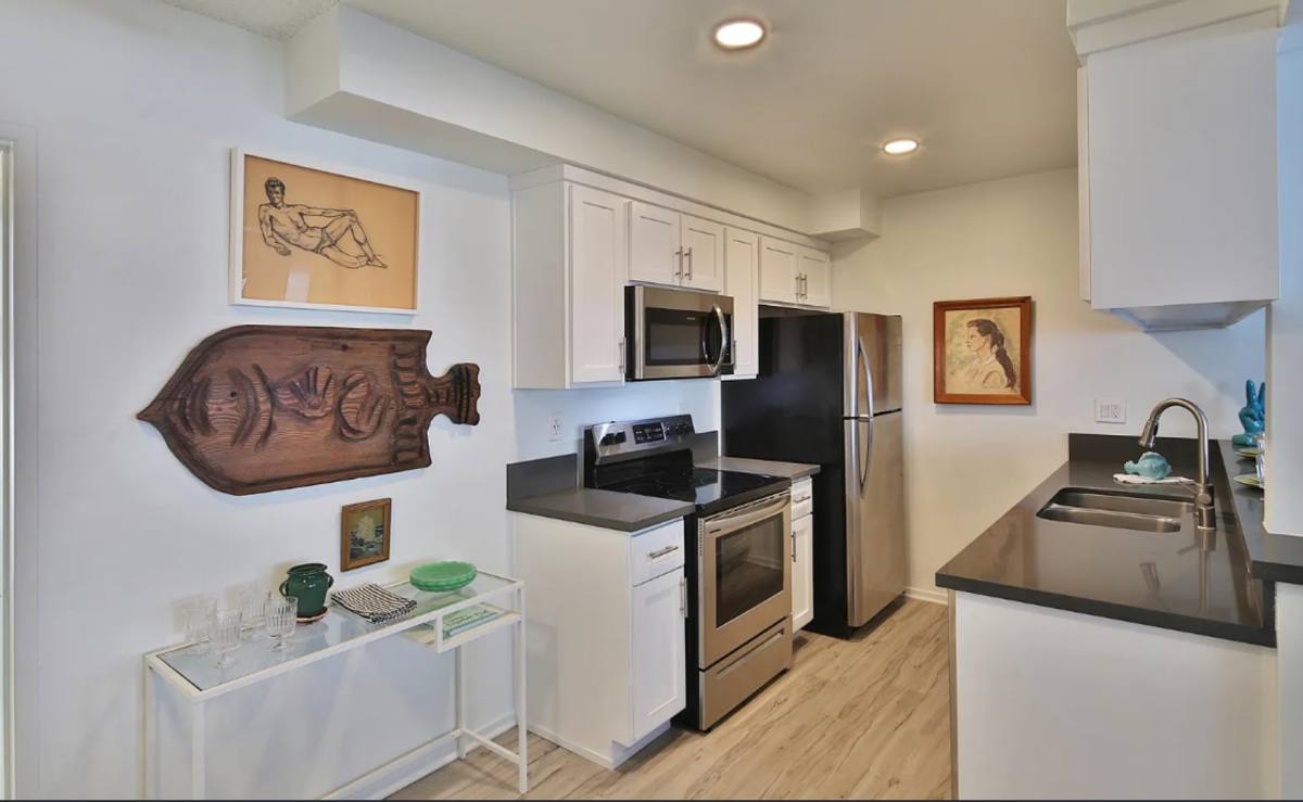 Apartment for rent at 1801-1805 Wardlow Rd, Long Beach, CA 90807